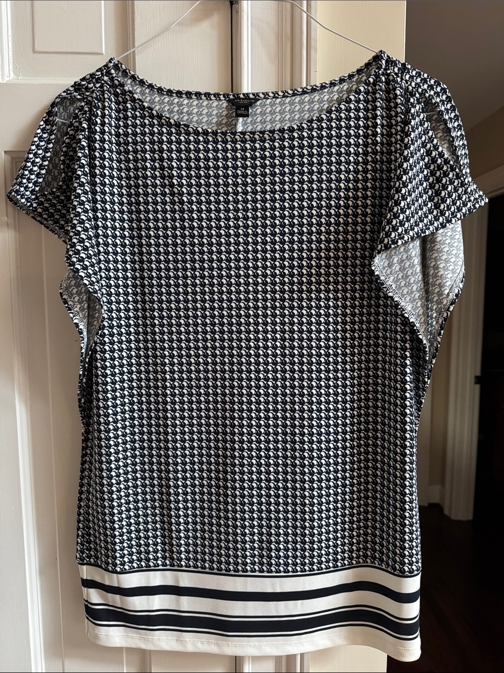 Ann Taylor navy & white geometric design top. Open shoulder & flutter sleeves. M